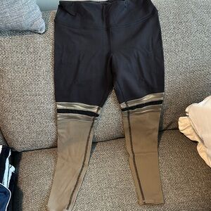 Alo Black and Tan Leggings